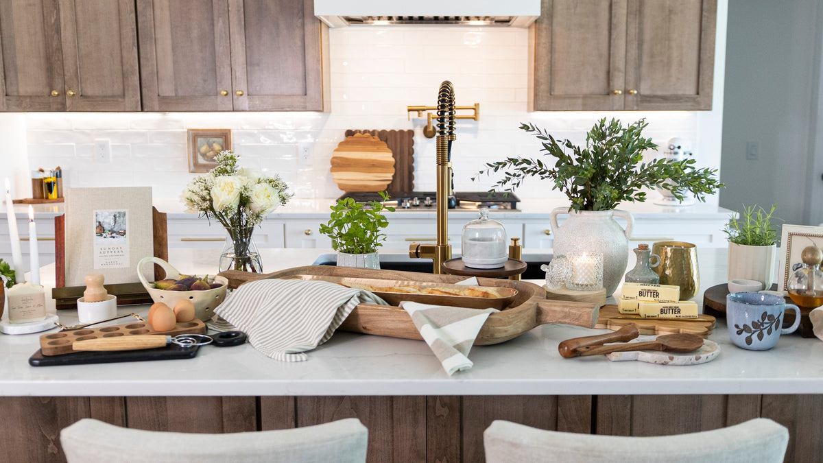 Kitchen & Gathering